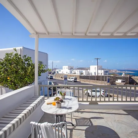 C Mykonos *