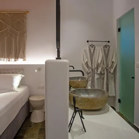 C Mykonos بيت ضيافة