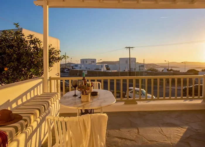 C Mykonos بيت ضيافة 4*