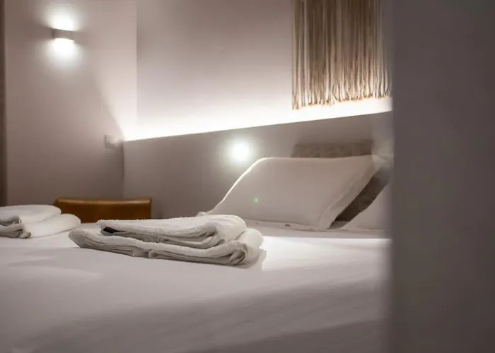 C Mykonos بيت ضيافة