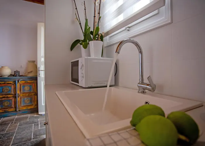 C Mykonos بيت ضيافة